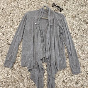 Cardigan in Grey. Sz M/L